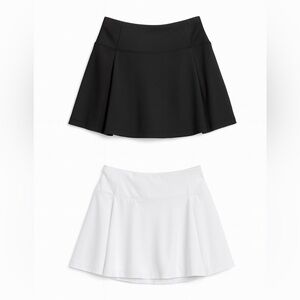🖤🤍 Bundle of 2 Athletic Skorts – Black + White – Size Small